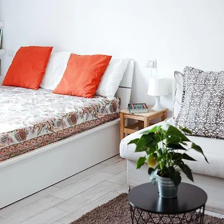 Cozy Alberone Flat Lägenhet *