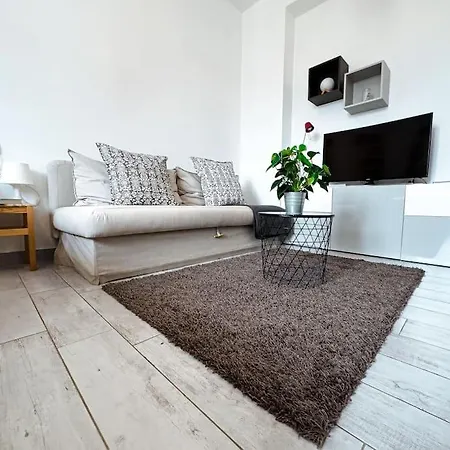 Cozy Alberone Flat Apartmán *